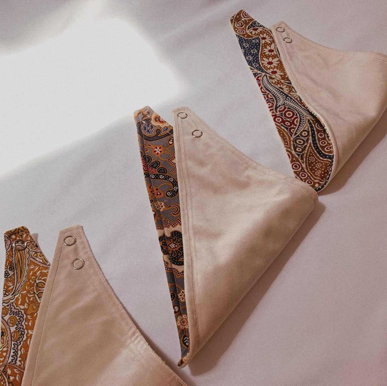 BATIK Bib