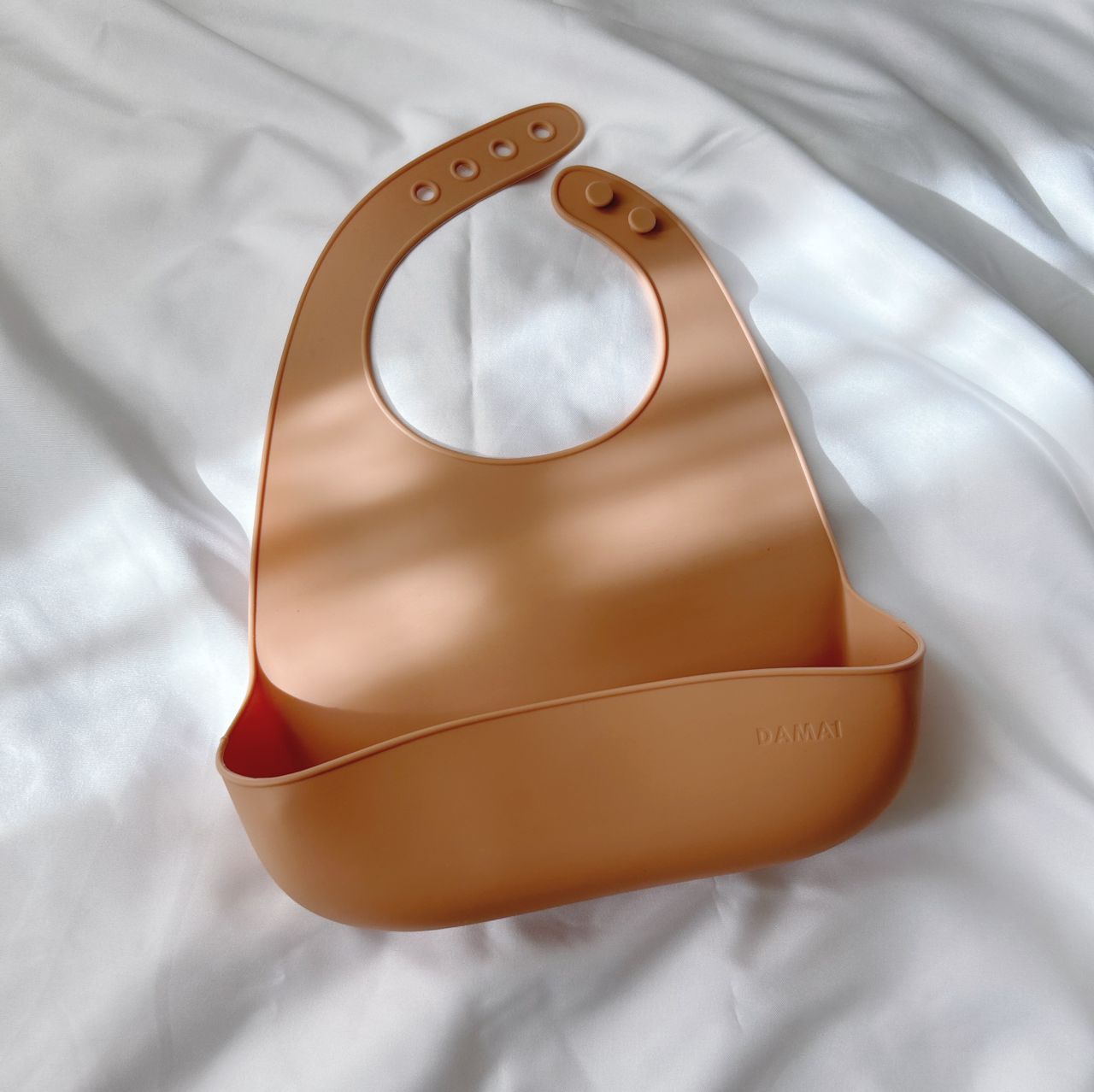 MAKAN Bib